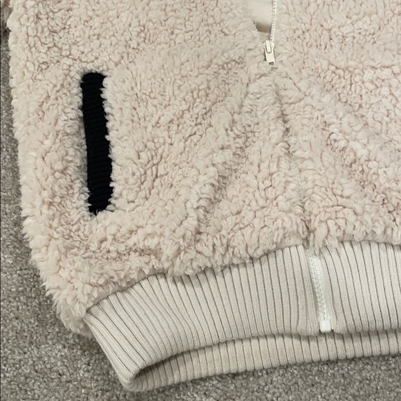 Forever 21 Full Zip Sherpa Jacket - Picture 4 of 4